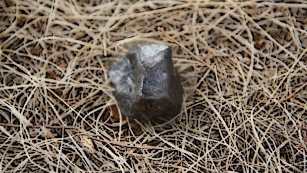 Düşen göktaşı köylüleri zengin etti