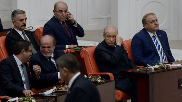 MHP flu tarafta kaldı...
