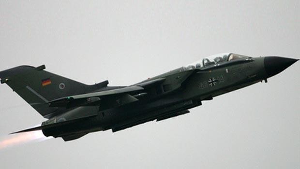 Alman uçakları Suriye'ye gidiyor