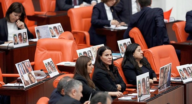 15 bin 900 çocuk kayıp