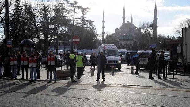 Sultanahmet Meydanı'nda kanlı saldırı!