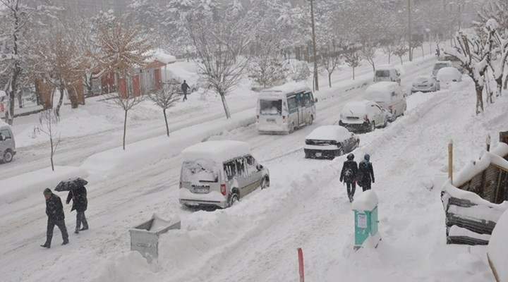 KAR GELİYOR