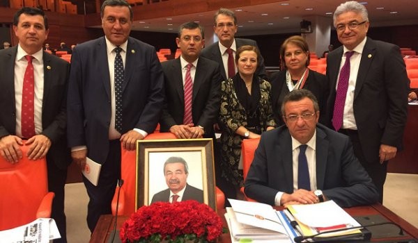 TBMM'de Kamer Genç'e saygı