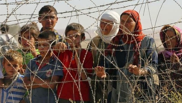 Suriyeliler Türkiye sınırına dayandı