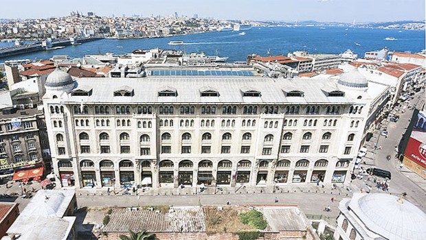 Tarihi Vakıf Han'ı bar'a çevirdiler!