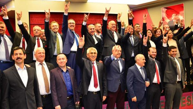 AKP'den MHP'ye geçtiler