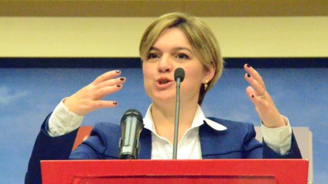 Üç Bakan Derhal istifa etmeliler