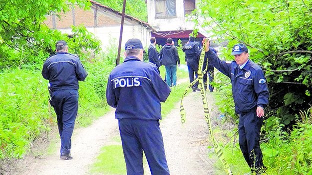 Babalarını öldürüp ahıra gömdüler