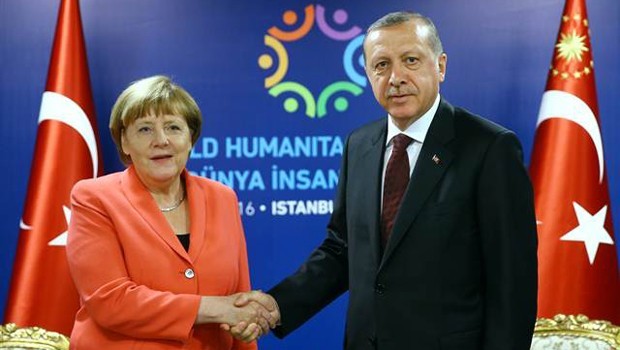Merkel'den flaş 'Türkiye' açıklaması