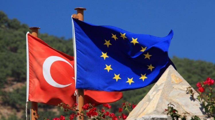 Türkiya  O anlaşmayı askıya aldı