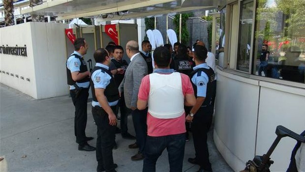 Polis polise ateş açtı...