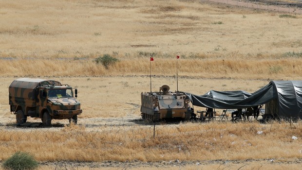 Hem IŞİD hem YPG çekiliyor