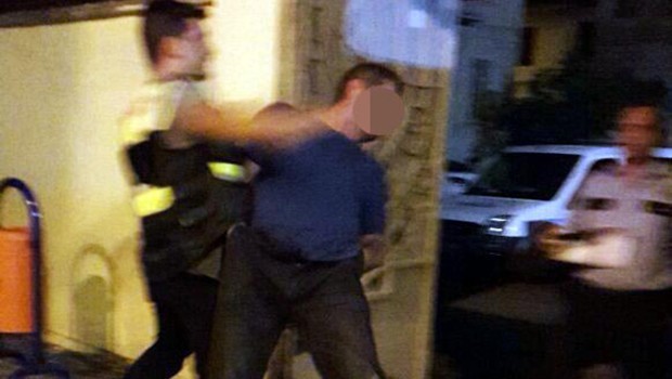 Tecavüzcüyü linçten polis kurtardı