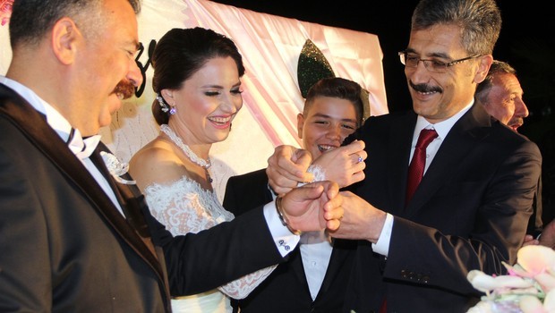 Cumhuriyet Savcısına nikahta 'kelepçe'