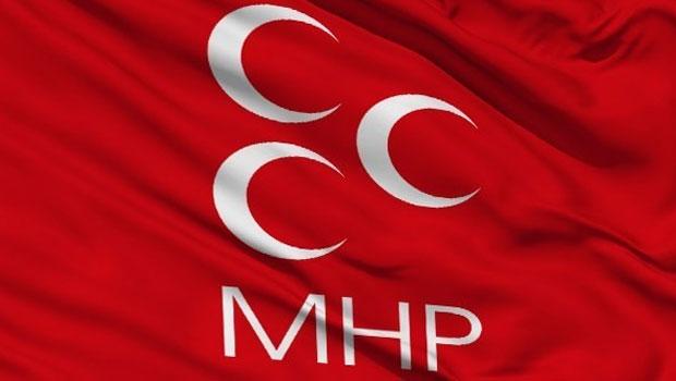 MHP'de Akşener istifaları sürüyor