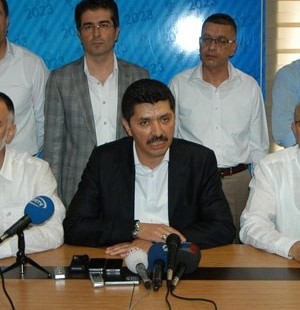 AKP'de İstifa depremi sürüyor