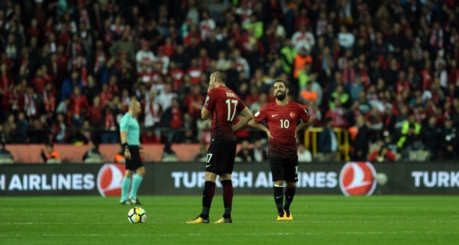 Milli Takım üzdü!  Türkiye İzlanda maçı kaç kaç bitti