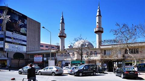 AKP  cami yıkıp, ticaret merkezi yapacak