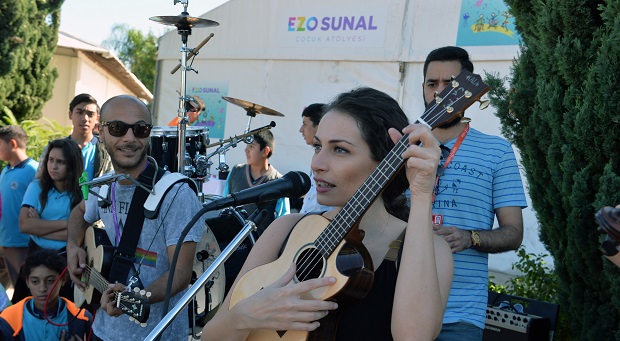 Ezo Sunal çocuklarla buluştu