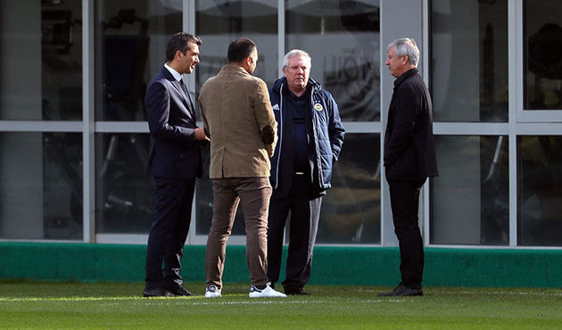 Fenarbahçe'de yarın karar günü: İstifa olacak mı?