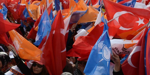 AKP'den Flaş istifalar