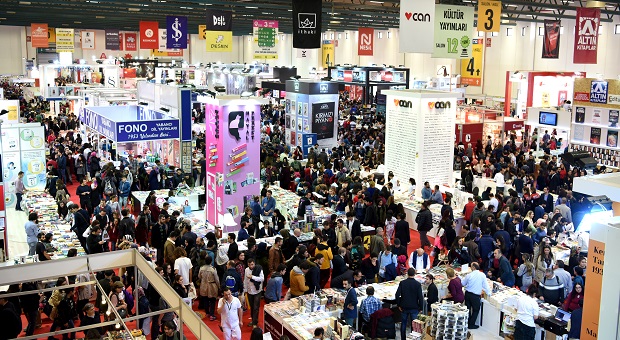 Kitap fuarında ziyaretçi rekoru kırıldı