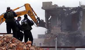 İsrail, Filistinli ailelerin evini yıktı