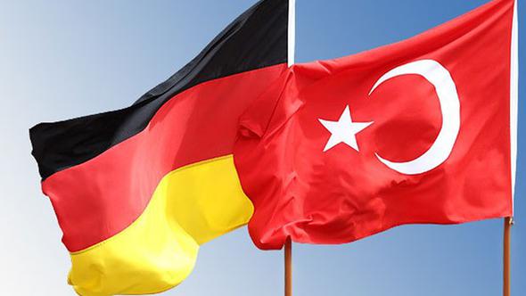 Almanya'daki Türkler gerginlikten “olumsuz” etkilendi