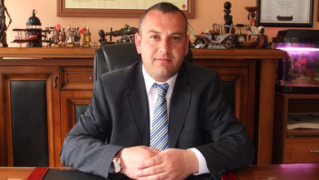 Teröristler, AKP vekilin köyünü boşalttı