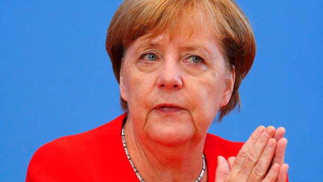 Almanlar, "Merkel 2021'den önce gitsin" diyor