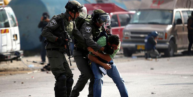 İsrail Güçleri, Filistinlileri gözaltına almaya devam ediyor