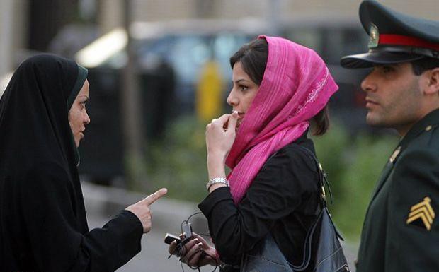 İran'da kadınlar kıyafetlerinden dolayı tutuklanmayacak