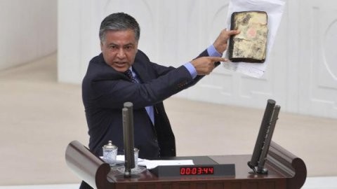 CHP'li vekilden 'Kuran-ı Kerim'li tepki