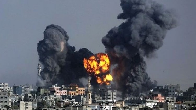 İsrail, Gazze’yi bombaladı