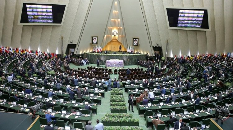 İran Meclisi protesto gösterilerini görüşüyor