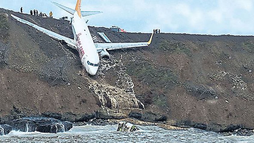 Trabzon'da ki uçak kazasıyla ilgili Bakanlıktan açıklama