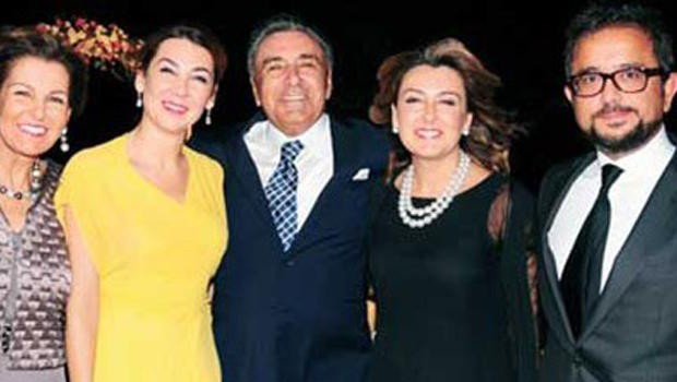 Bütün aileyi dinlemişler