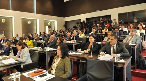CHP'de Parti Meclisi'nin 40'ı 'gidici'