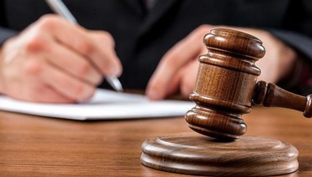 Ünlü çift tek celsede boşandı