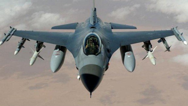 Diyarbakır'da F-16 düştü
