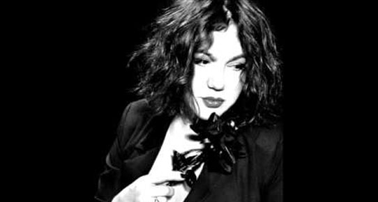 Ünlü sanatçı hastanelik oldu