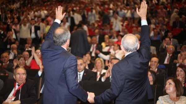 CHP'de tüzük değişikliği kabul edildi