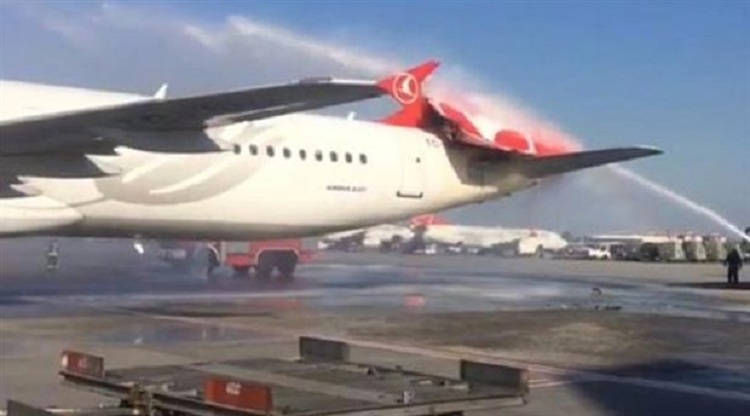 İstanbul’da uçaklar çarpıştı