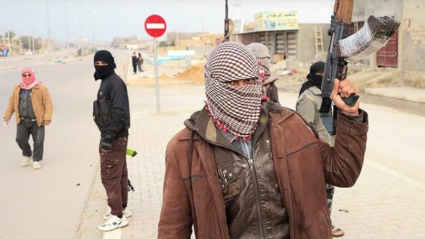 IŞİD Urfa'da yol kesti