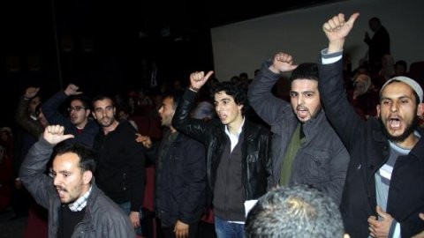 Kurtulmuş'a 'papa' protestosu
