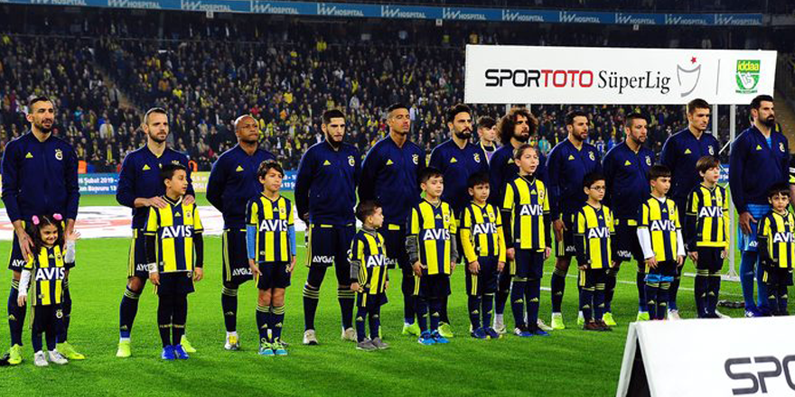 Fenerbahçe’de sezon sonunda hangi futbolcular ayrılacak?