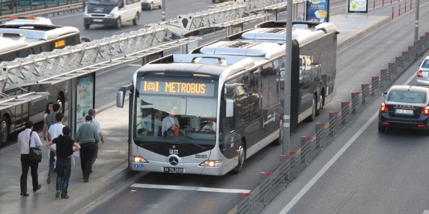 Edirnekapı metrobüste feci kaza: 1 ölü