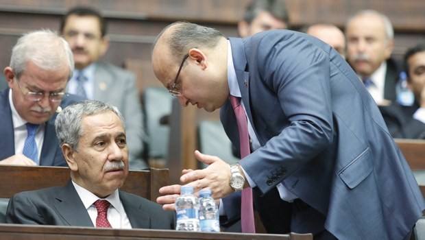 Arınç'ın ekibi dağılıyor