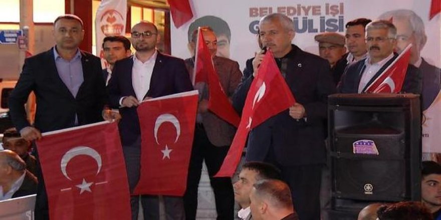 Antalya’da İYİ Partili 300 kişi Cumhur İttifak’ına geçti