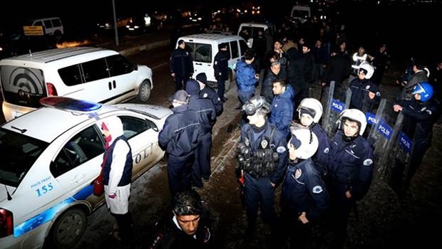 Üniversite karıştı 3 yaralı, 30 gözaltı